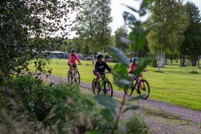 Cyklande familj Camp Grinsby